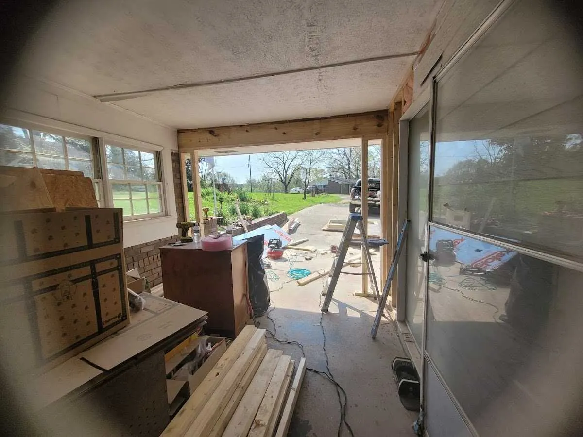 Air movers and dehumidifier for Water Mitigation Services in Springfield